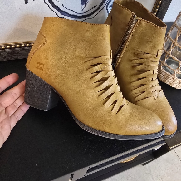 Billabong Women's Sea You There Ankle Booties 8.5 - Picture 4 of 7